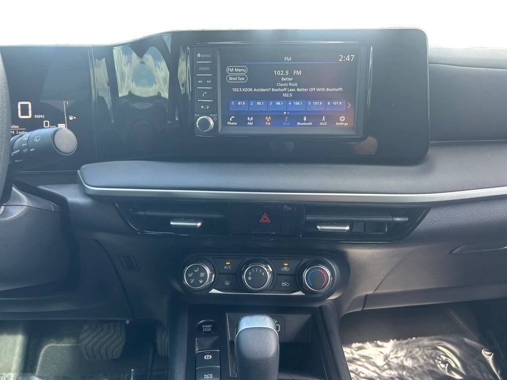 Used 2025 Nissan Kicks S AWD/4WD image 16