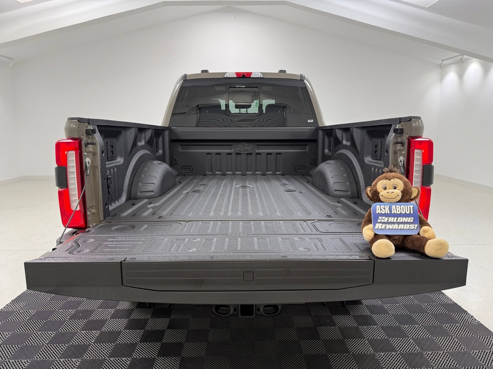 New 2026 Ford F250 King Ranch w/ Chrome Package AWD/4WD image 7