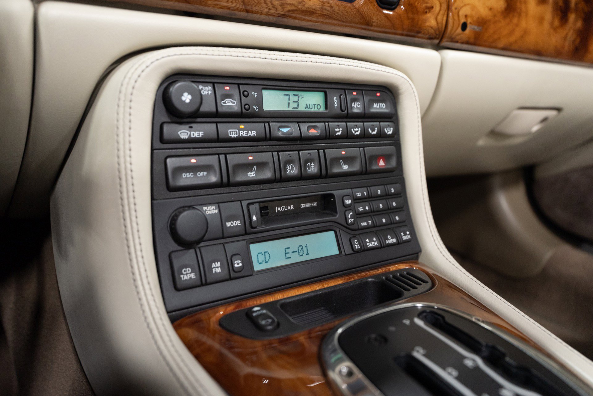 Used 2006 Jaguar XK8 Convertible image 59