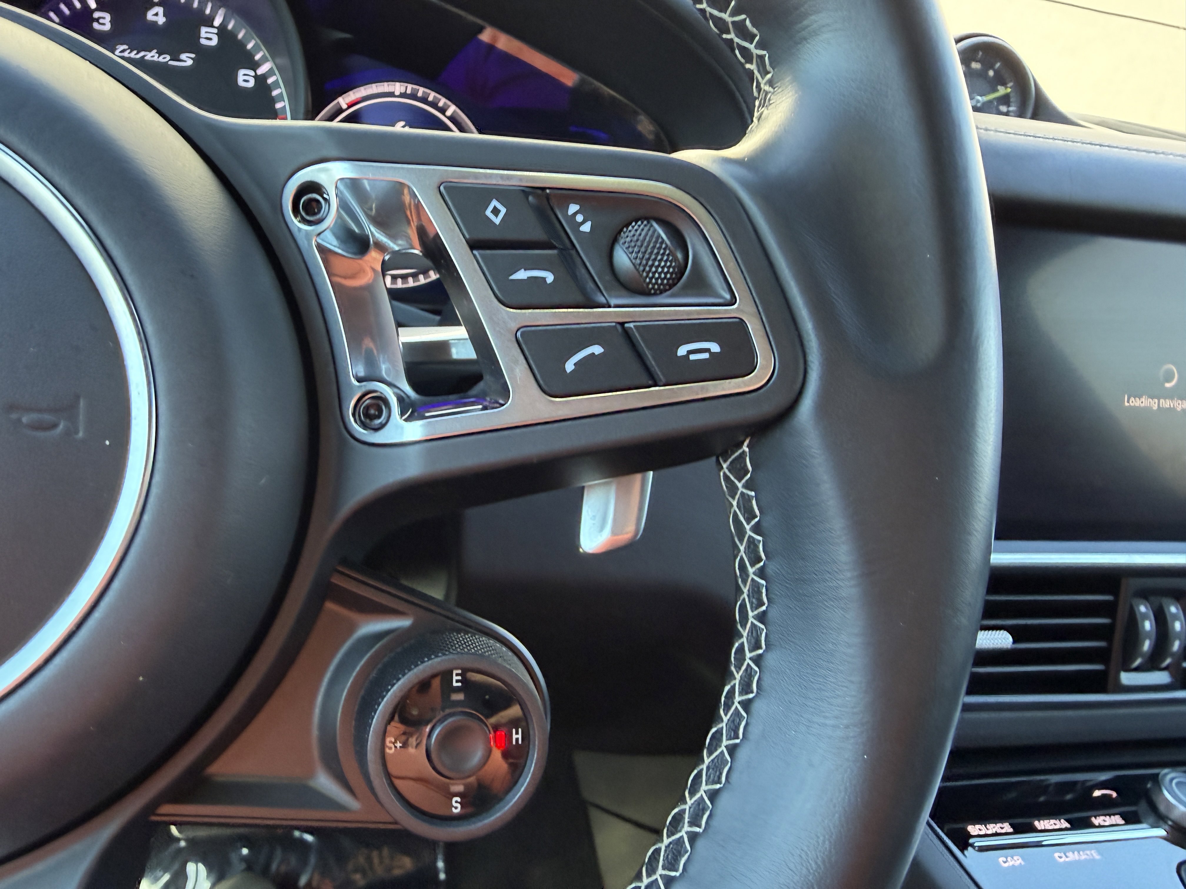 Certified 2022 Porsche Cayenne Turbo S image 35