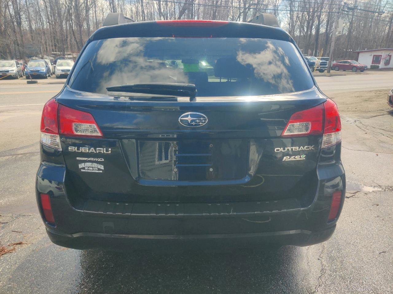 Used 2013 Subaru Outback 2.5i Premium w/ All-Weather Pkg AWD/4WD image 5