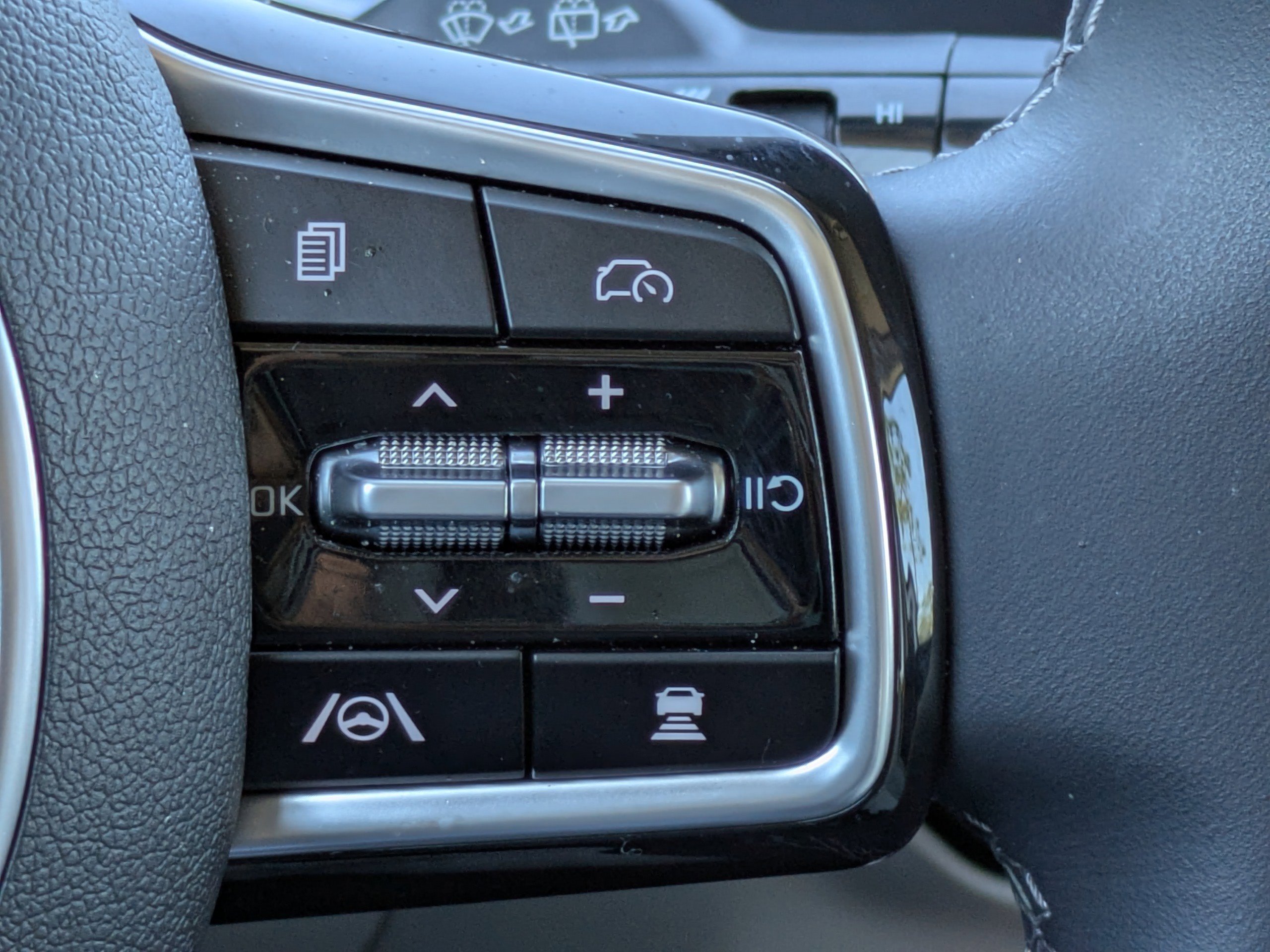 Certified 2025 Kia Sorento S image 34