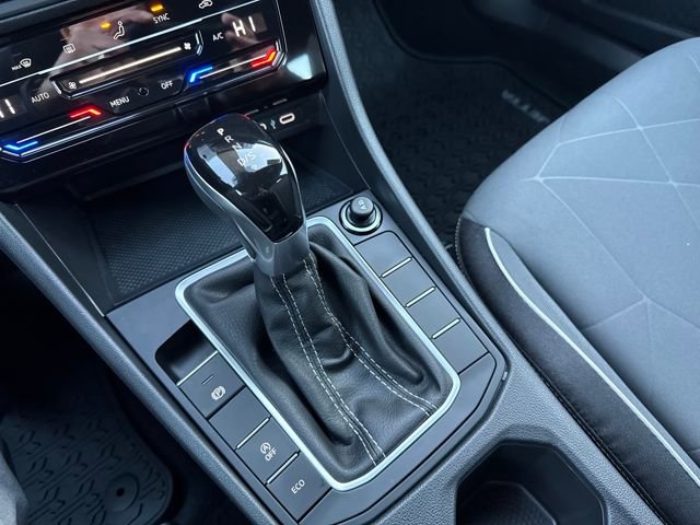 Certified 2025 Volkswagen Jetta Sport image 27