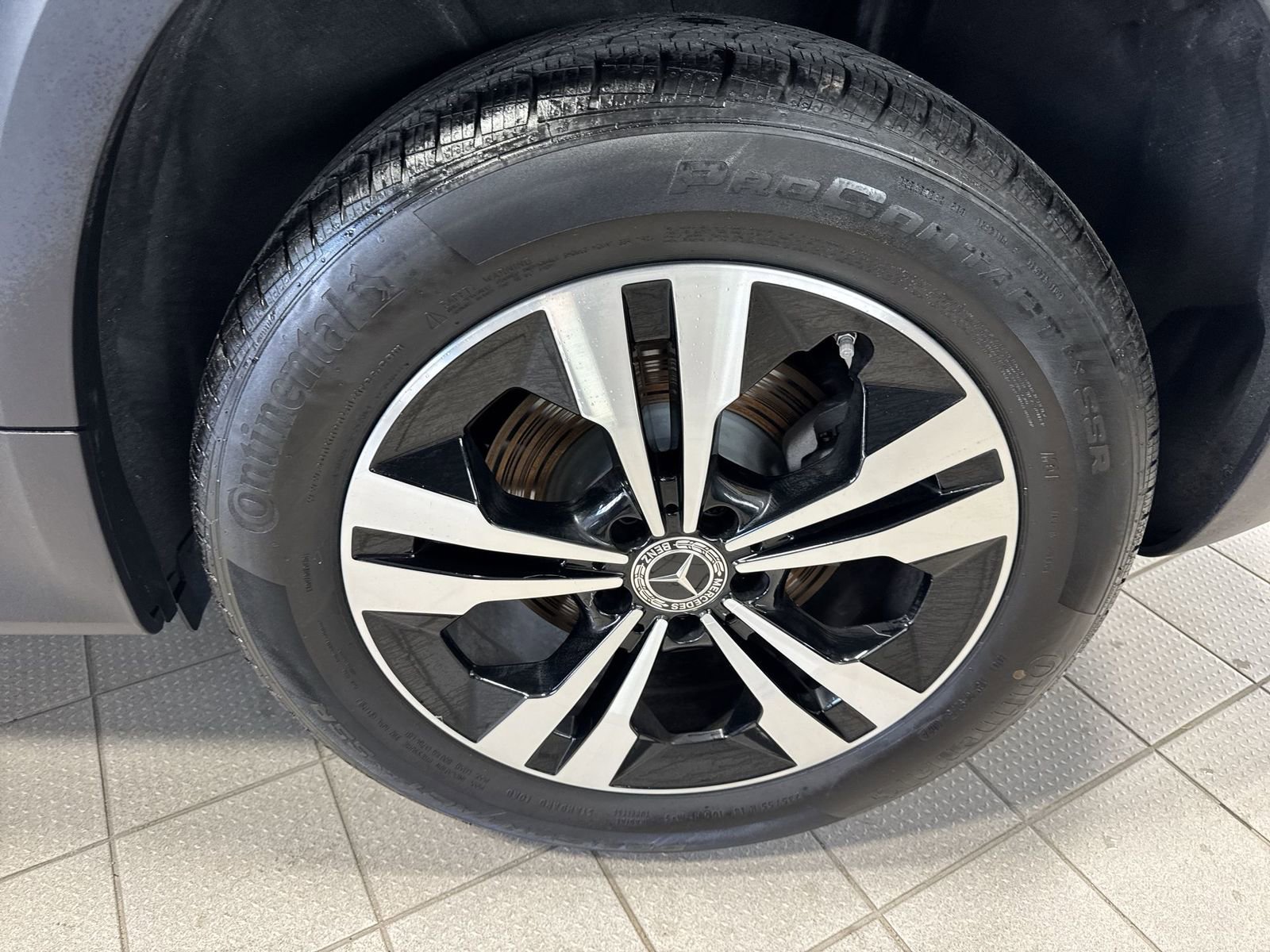 Used 2025 Mercedes-Benz GLB 250 image 12