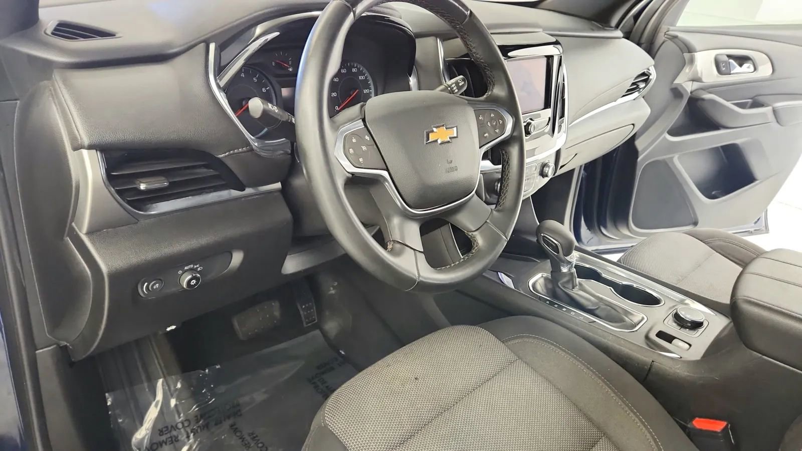 Used 2023 Chevrolet Traverse LT image 21