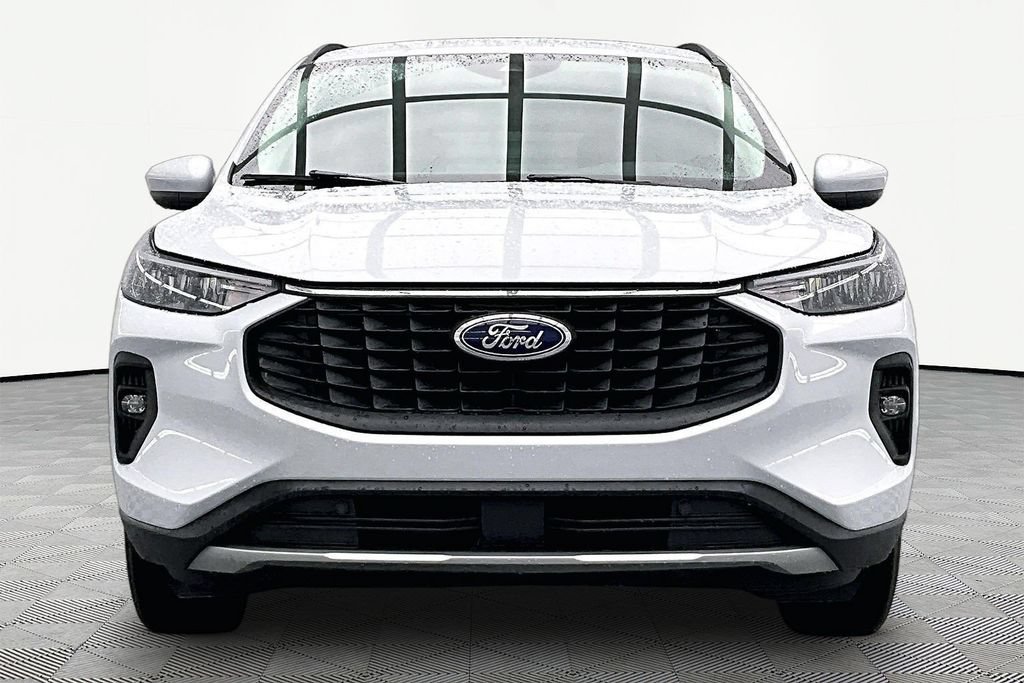 Certified 2025 Ford Escape SE FWD image 3