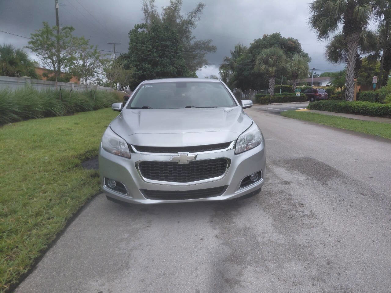 Used 2016 Chevrolet Malibu LTZ FWD image 2