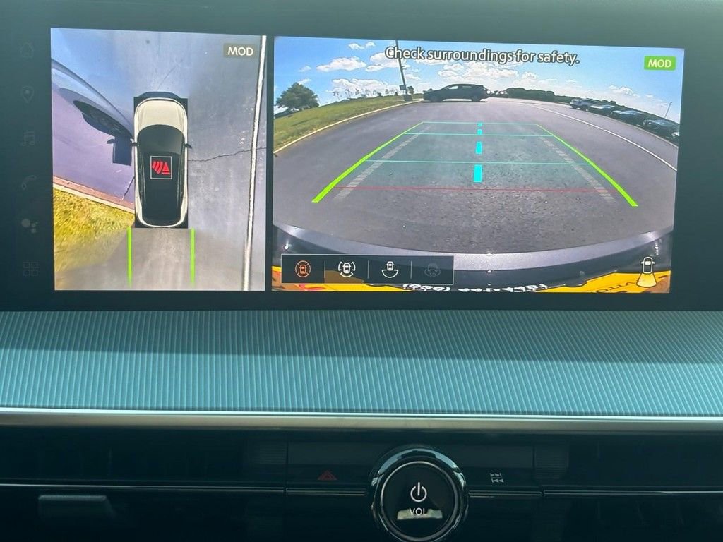 New 2025 Nissan Murano Platinum w/ Cargo Package image 16