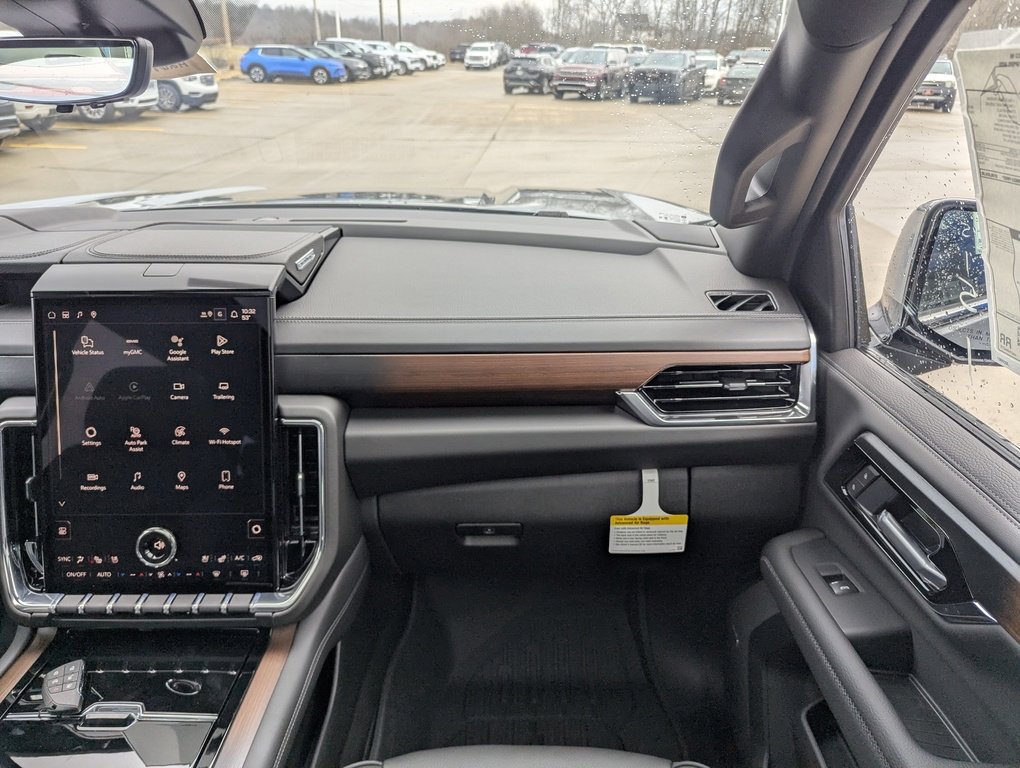 New 2026 GMC Yukon XL Denali w/ Denali Reserve Package image 4