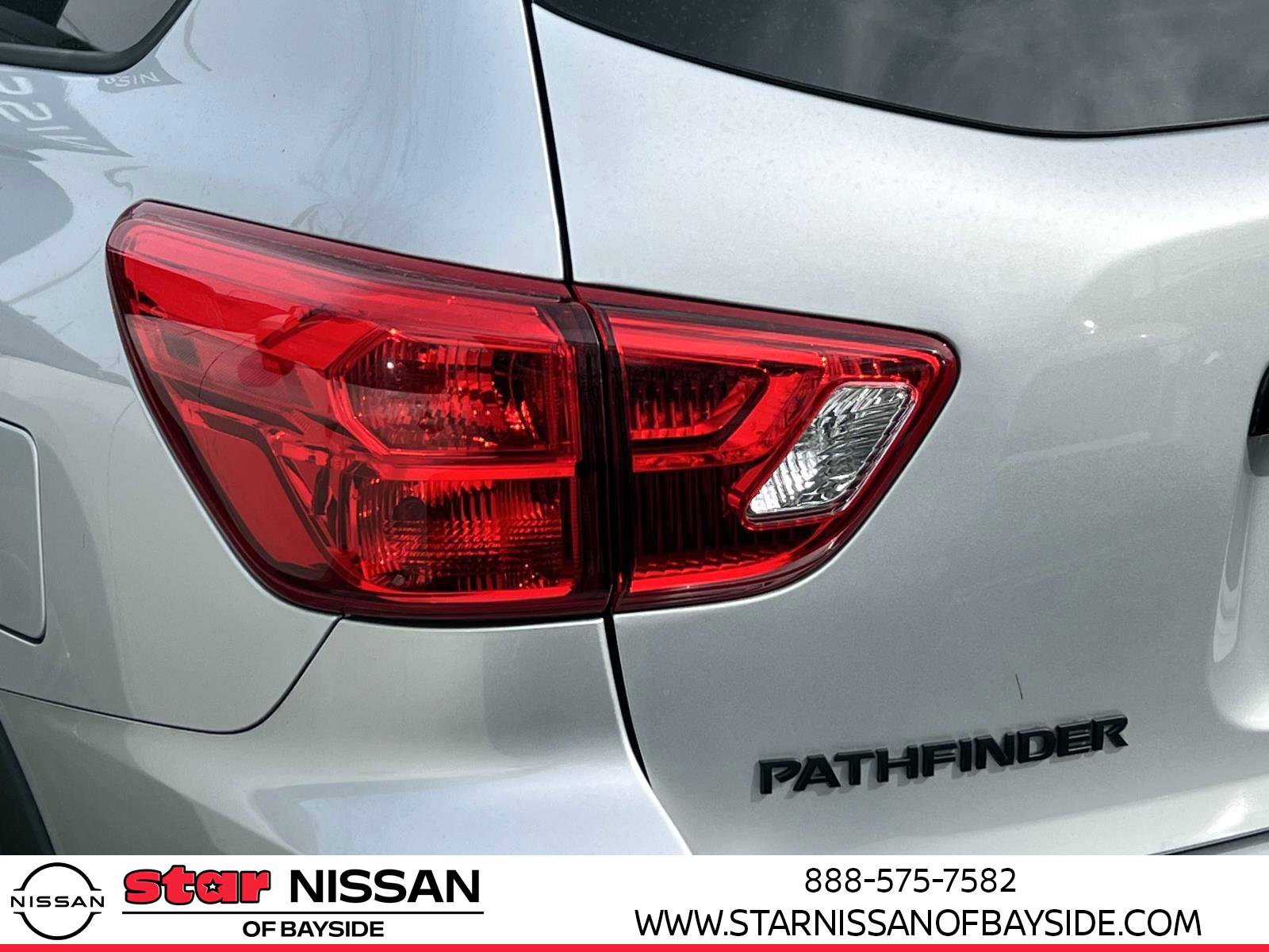 Used 2020 Nissan Pathfinder SL image 9
