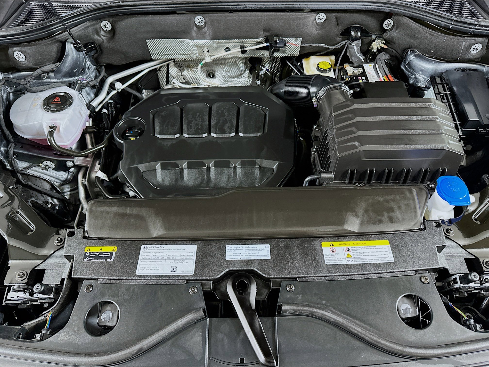 Used 2025 Volkswagen Atlas Cross Sport SEL R-Line image 30