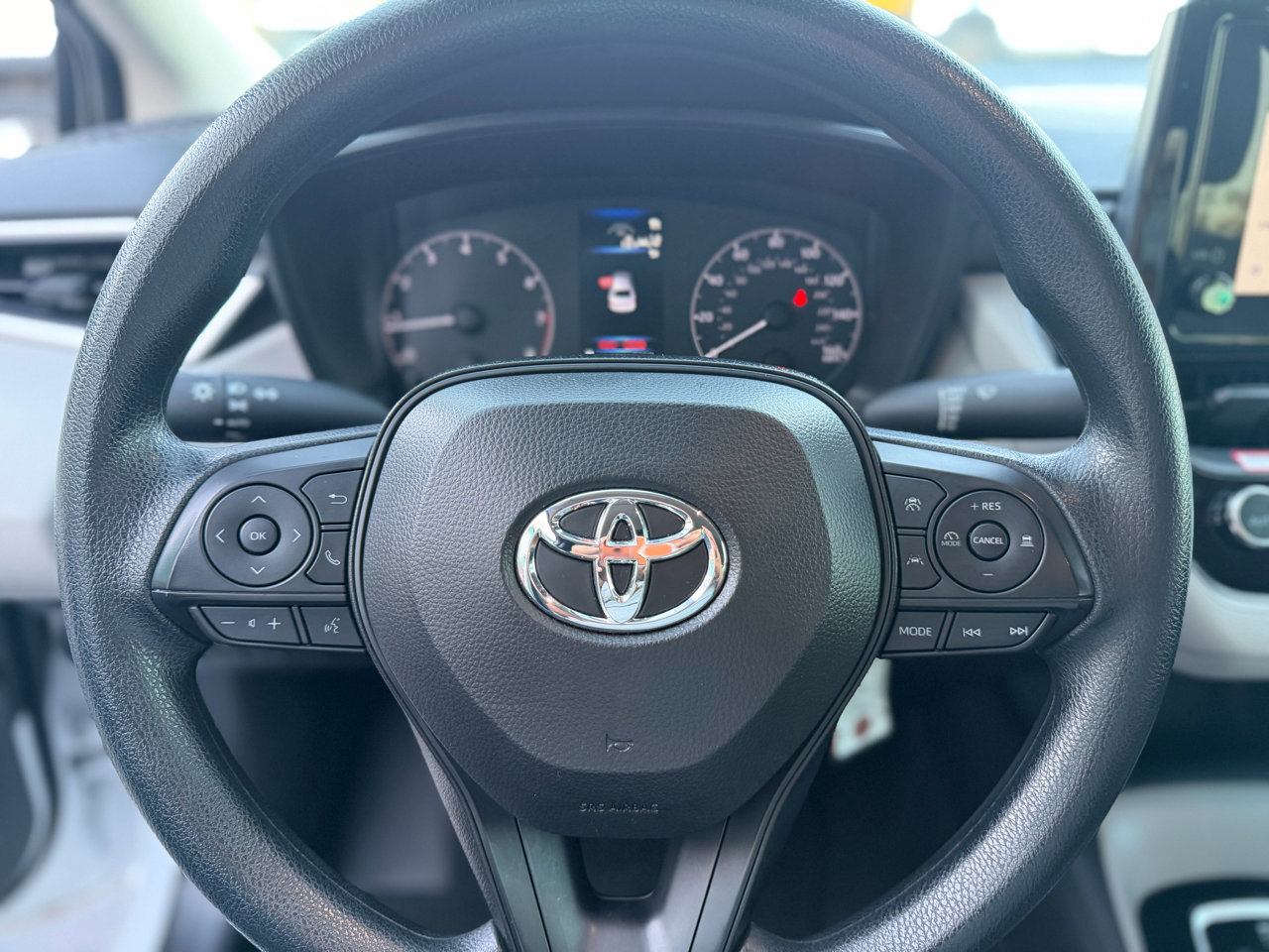 Used 2024 Toyota Corolla LE image 18