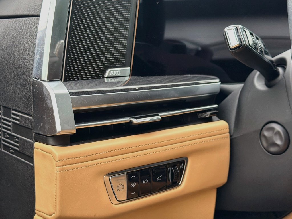 Used 2026 Cadillac Escalade IQ Sport 2 w/ LPO, Floor Liner Package AWD/4WD image 10