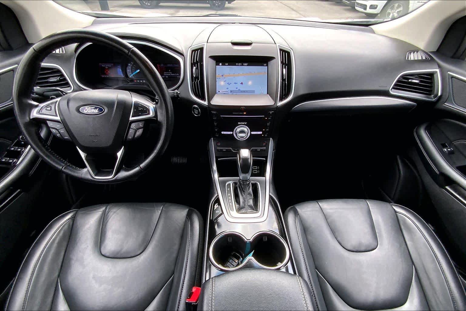 Used 2017 Ford Edge Titanium w/ Technology Package FWD image 26