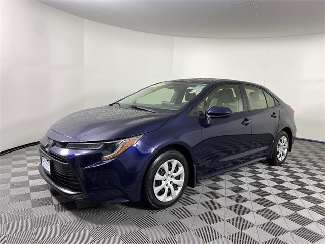 Used 2023 Toyota Corolla LE image 4