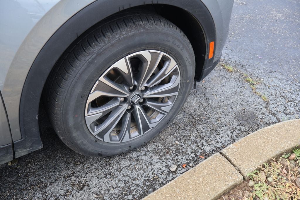 Used 2024 Buick Envision Preferred AWD/4WD image 8