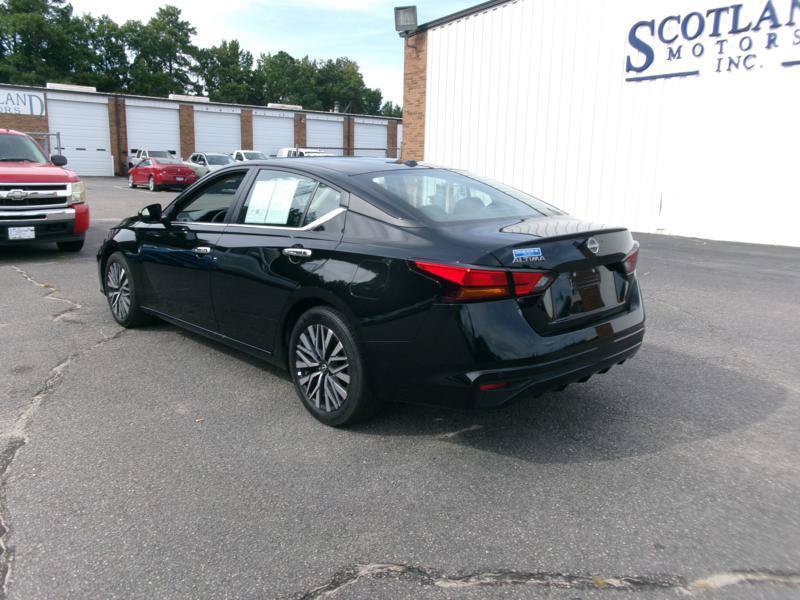 Used 2025 Nissan Altima 2.5 SV FWD image 8