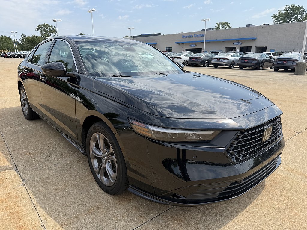 Used 2024 Honda Accord EX-L image 2