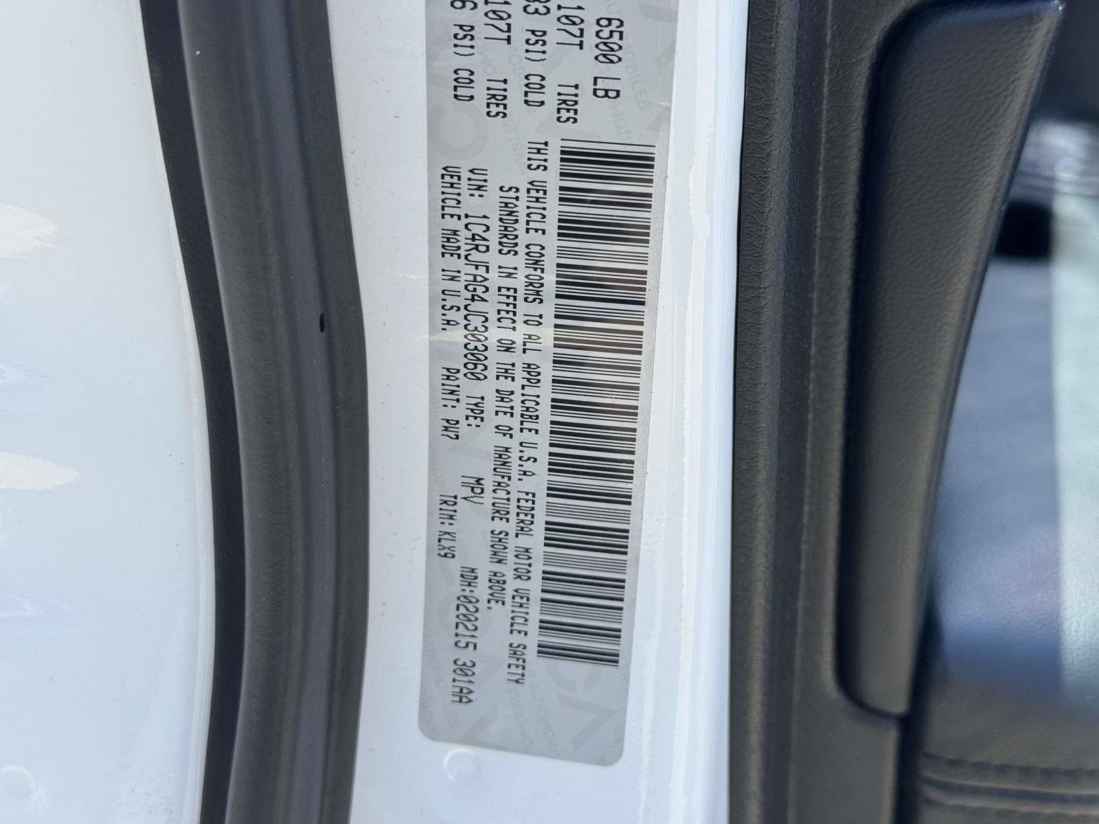 Used 2018 Jeep Grand Cherokee Altitude AWD/4WD image 31