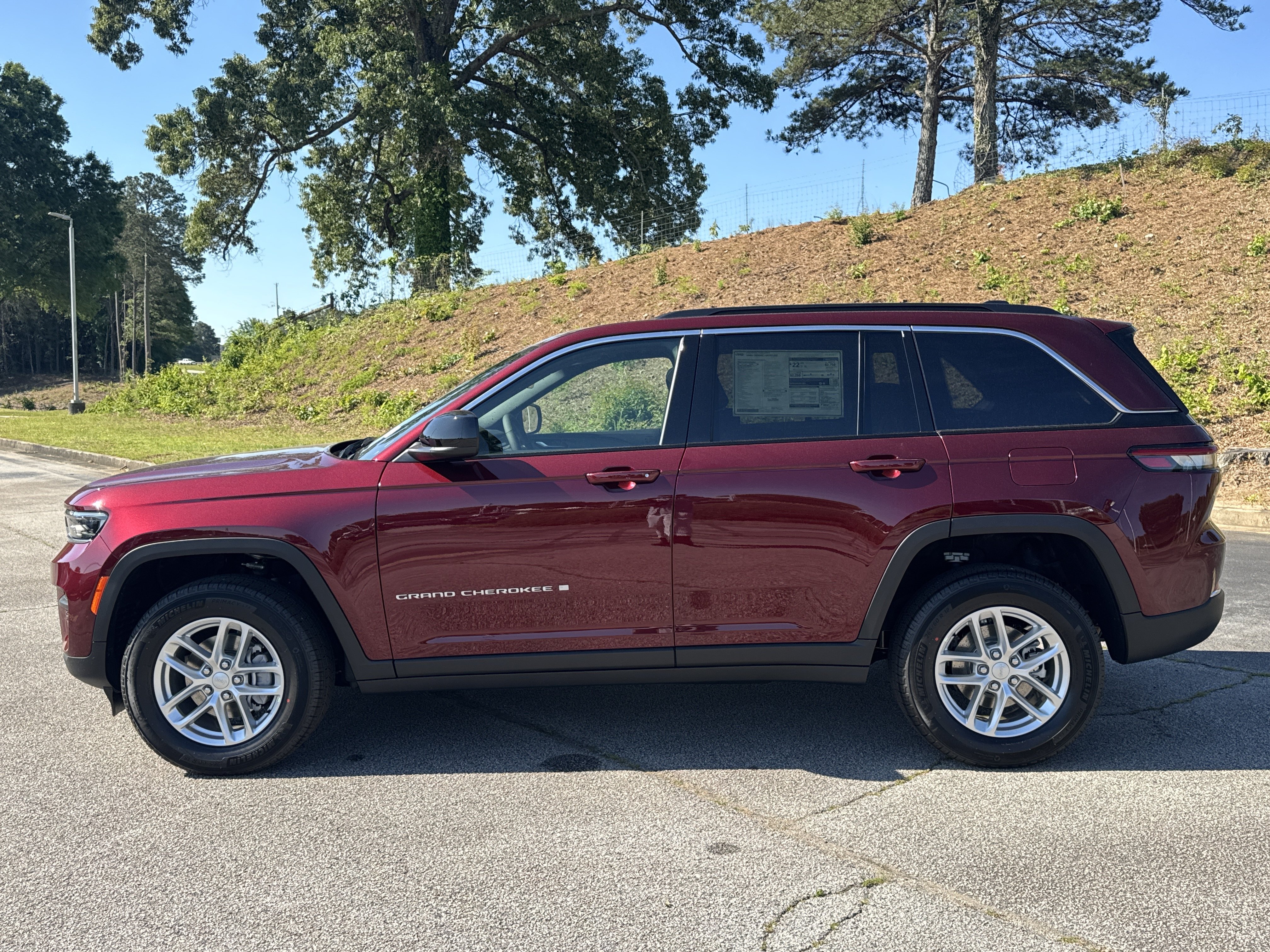 New 2026 Jeep Grand Cherokee Laredo X RWD image 10
