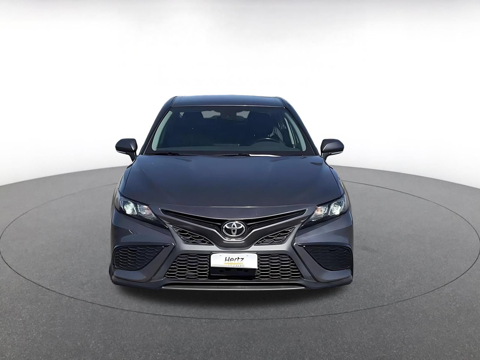 Used 2024 Toyota Camry SE FWD image 4