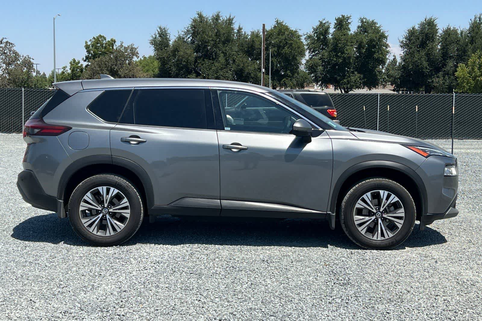 Used 2021 Nissan Rogue SV FWD image 9