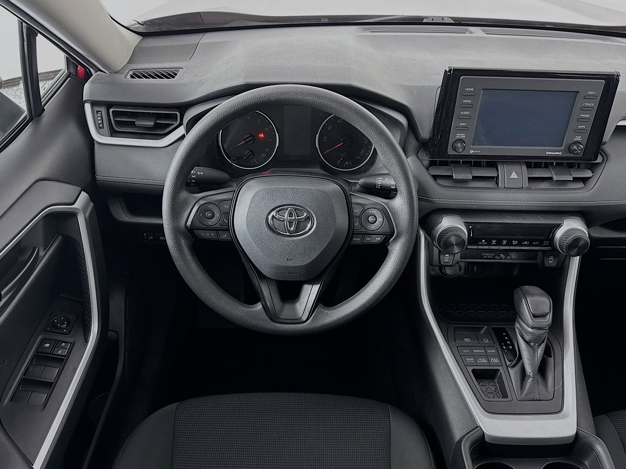 Used 2021 Toyota RAV4 LE image 20