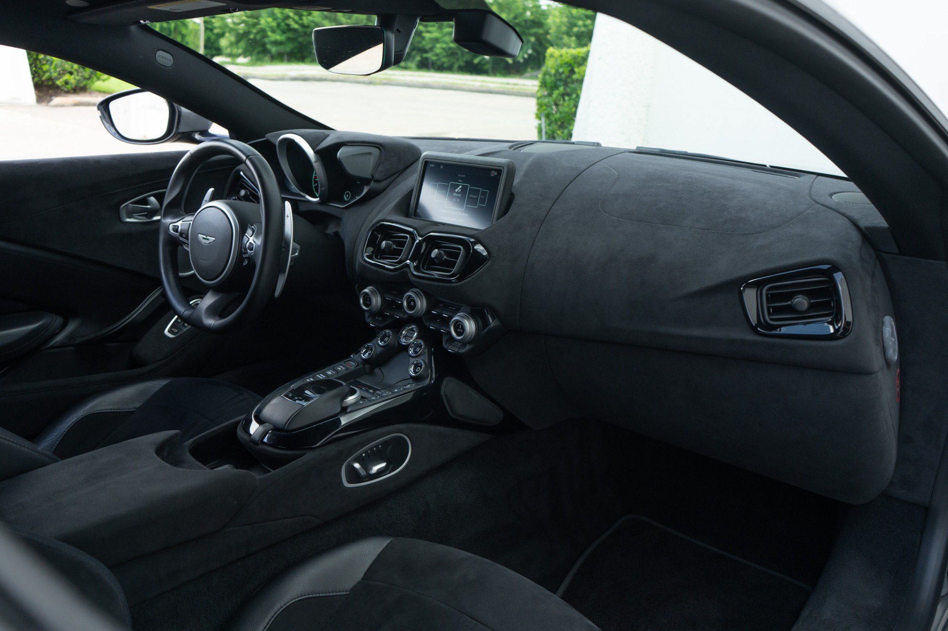 Used 2020 Aston Martin V8 Vantage Coupe RWD image 16