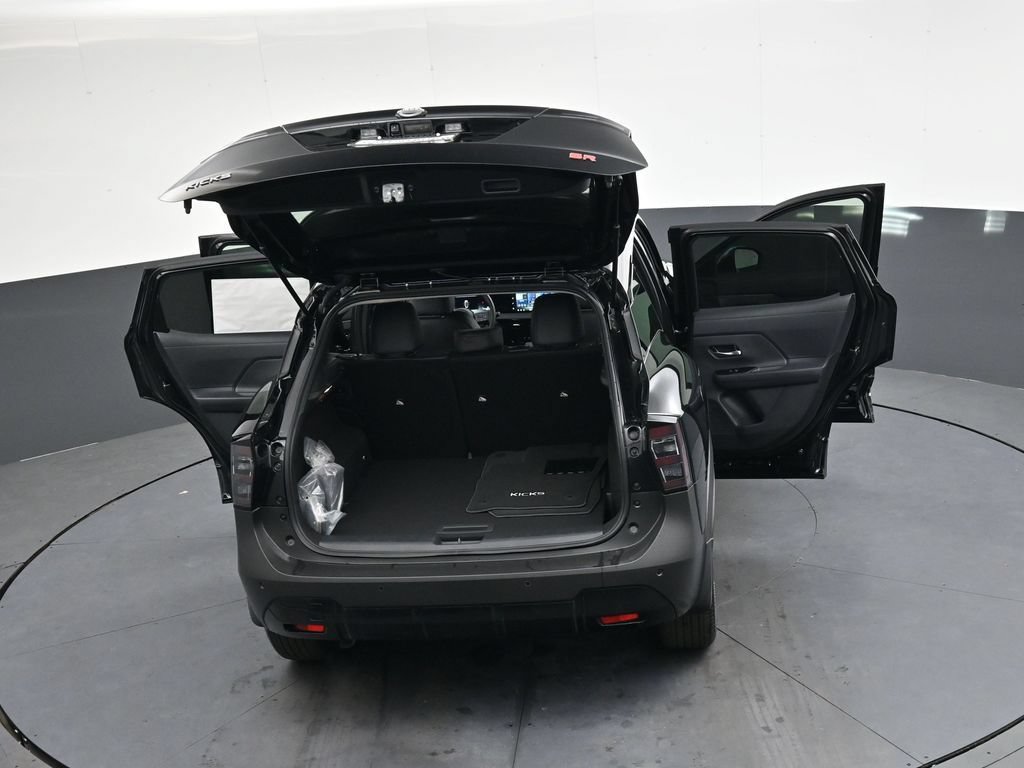 New 2026 Nissan Kicks SR FWD image 40