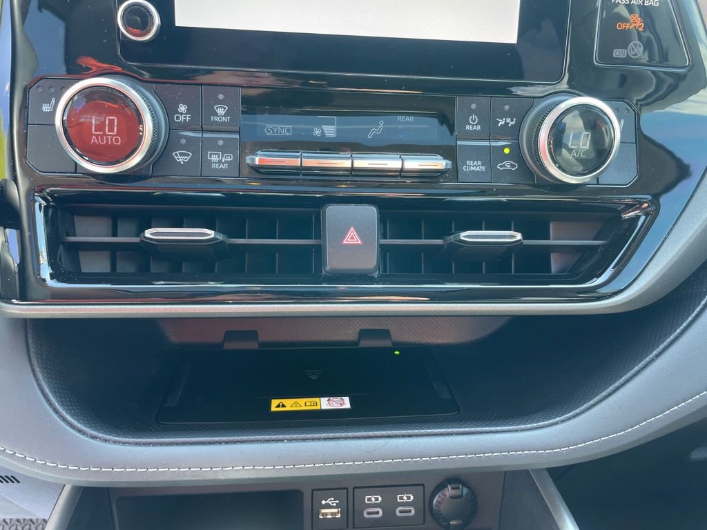 Used 2023 Toyota Highlander XLE image 24