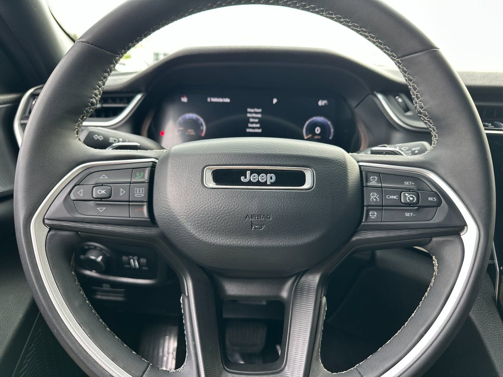 Used 2023 Jeep Grand Cherokee Altitude image 22