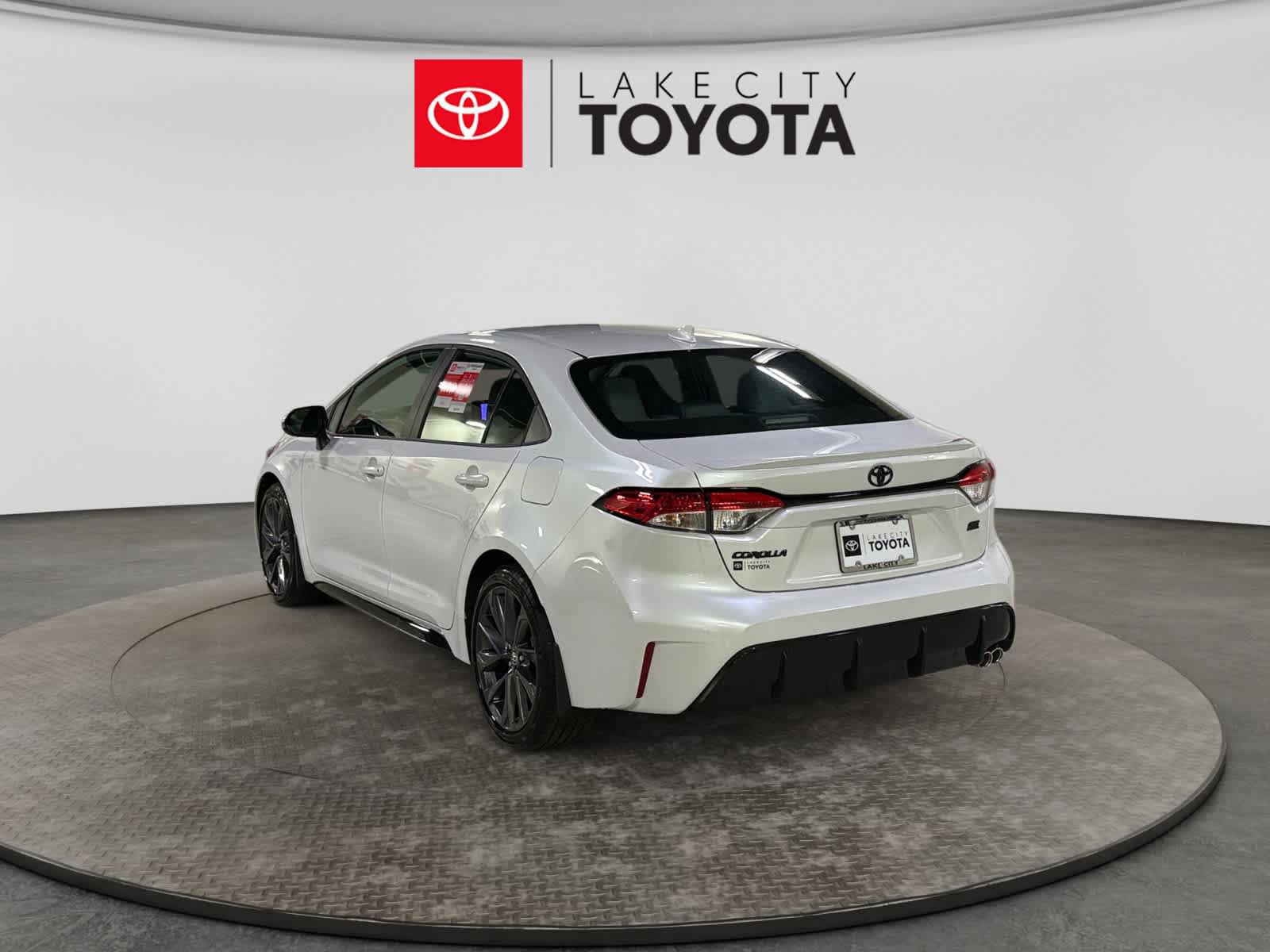 New 2026 Toyota Corolla SE FWD image 4