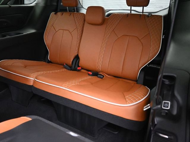 New 2026 Chrysler Pacifica Pinnacle image 14