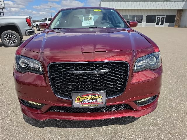 Used 2023 Chrysler 300 Touring L w/ Popular Equipment Group AWD/4WD image 8