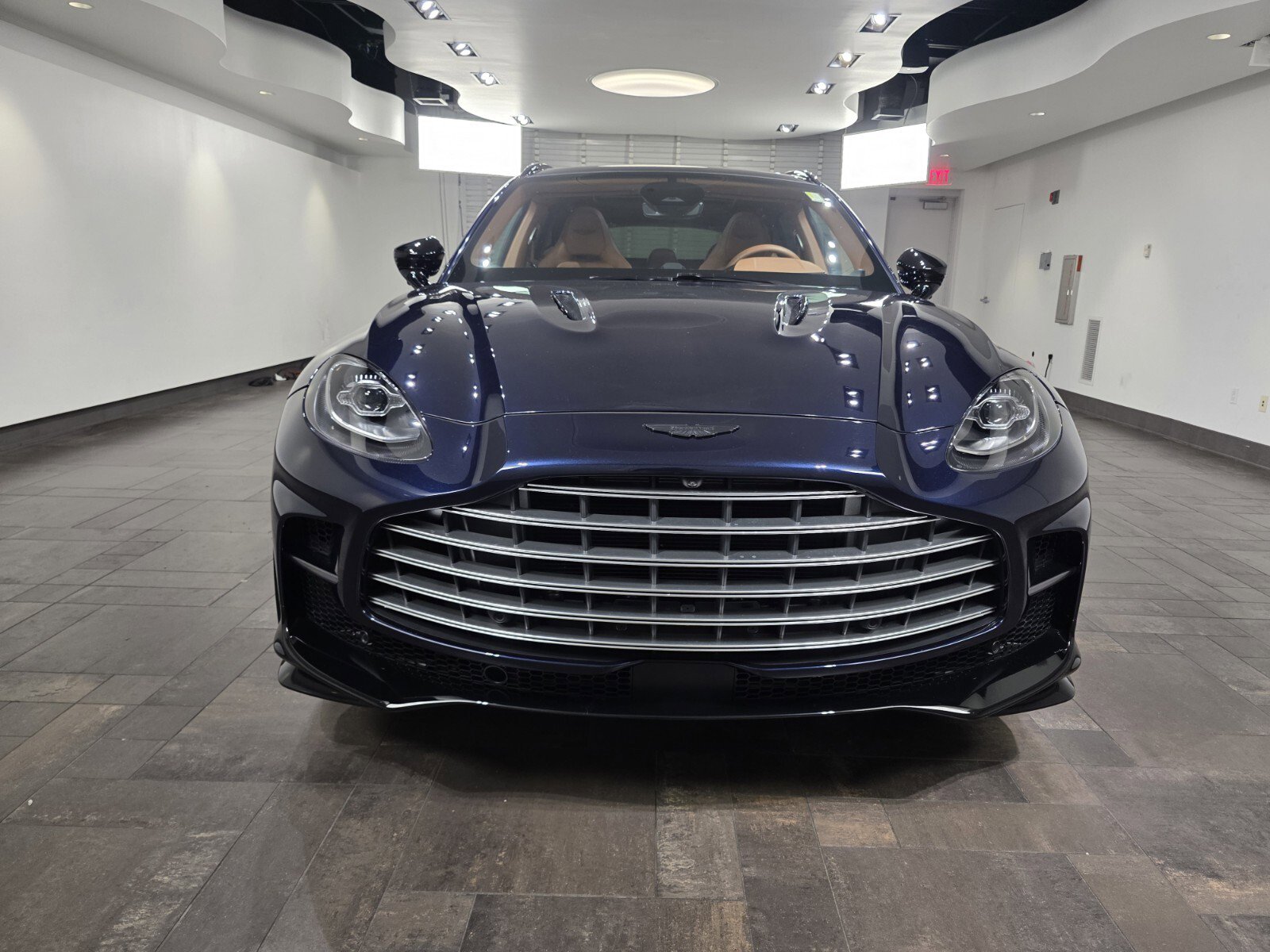 Used 2025 Aston Martin DBX 707 image 7