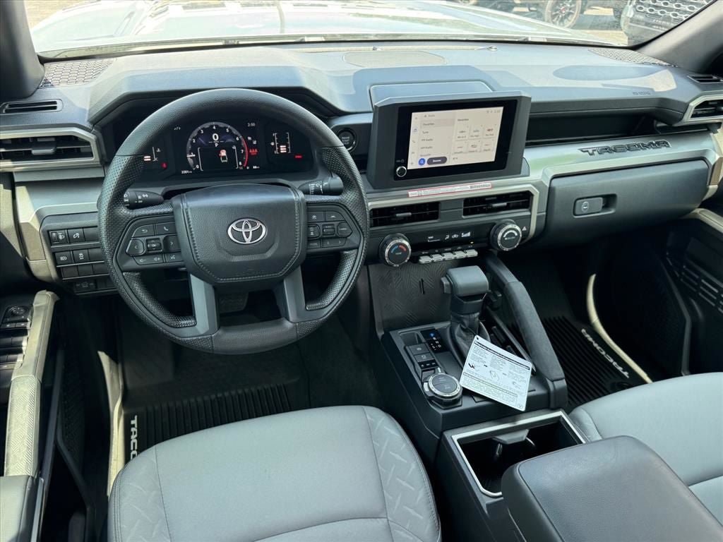 Used 2025 Toyota Tacoma SR5 AWD/4WD image 12