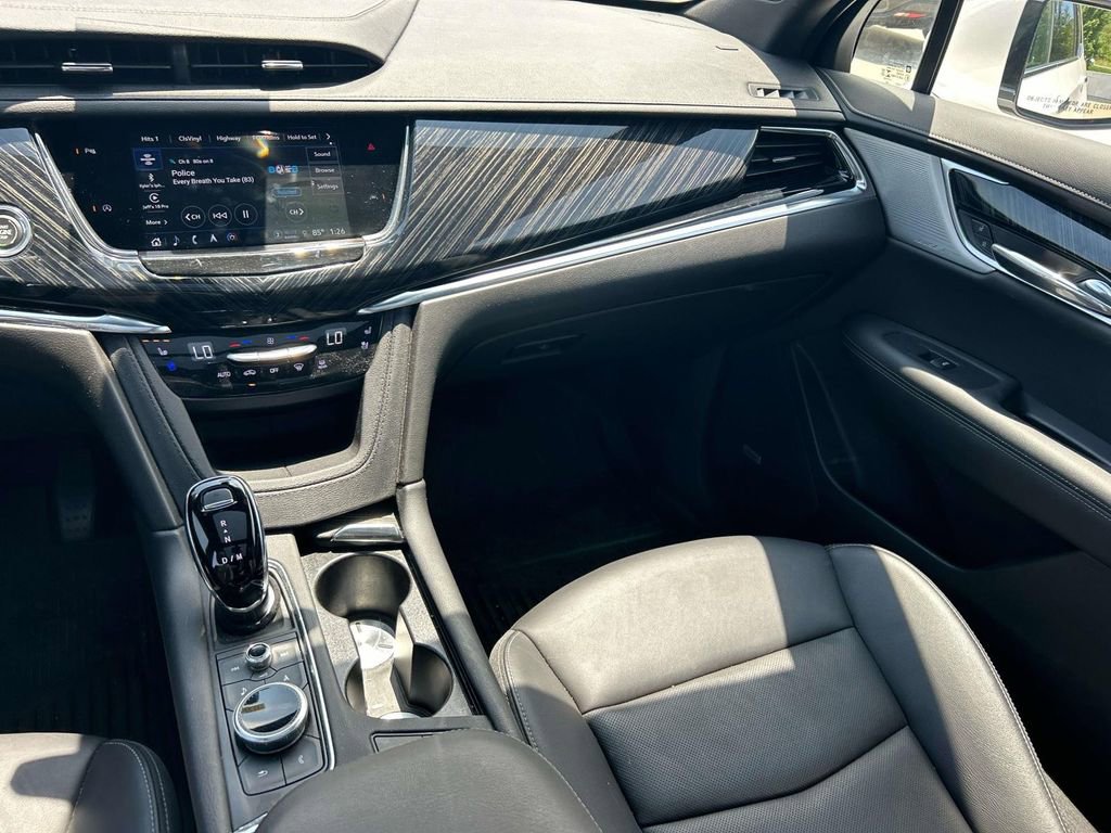 Certified 2023 Cadillac XT6 Premium Luxury AWD/4WD image 15