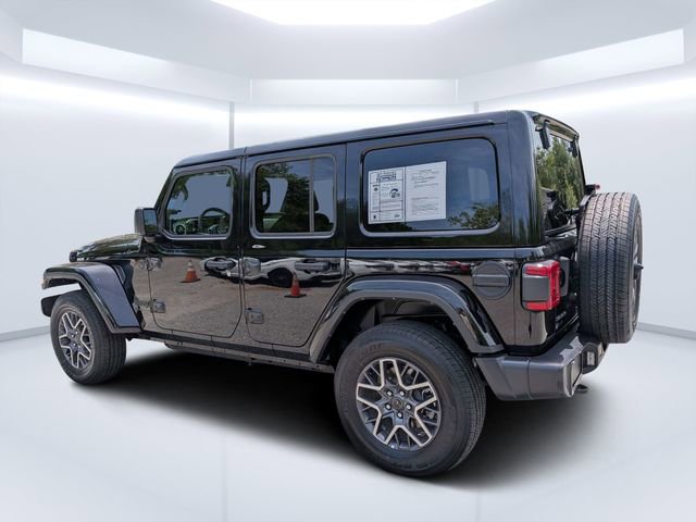 Used 2025 Jeep Wrangler Unlimited Sahara AWD/4WD image 5