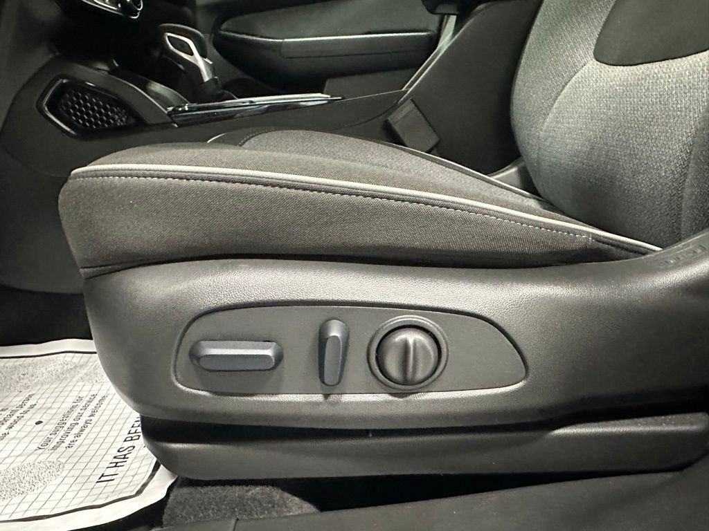 Used 2024 Chevrolet TrailBlazer LT w/ Convenience Package AWD/4WD image 12