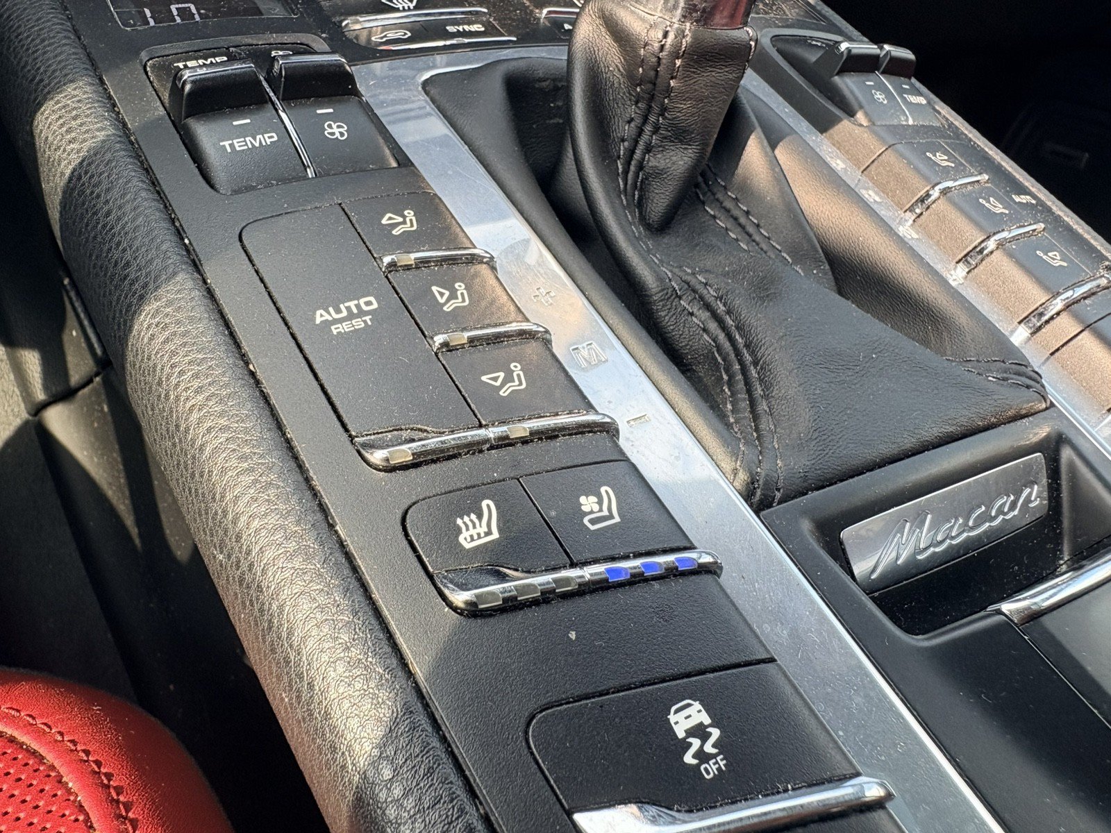 Used 2020 Porsche Macan S AWD/4WD image 25