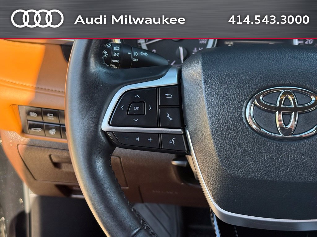 Used 2022 Toyota Highlander Platinum AWD/4WD image 17