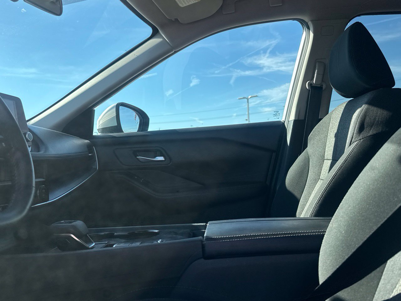 Certified 2025 Nissan Rogue SV FWD image 40