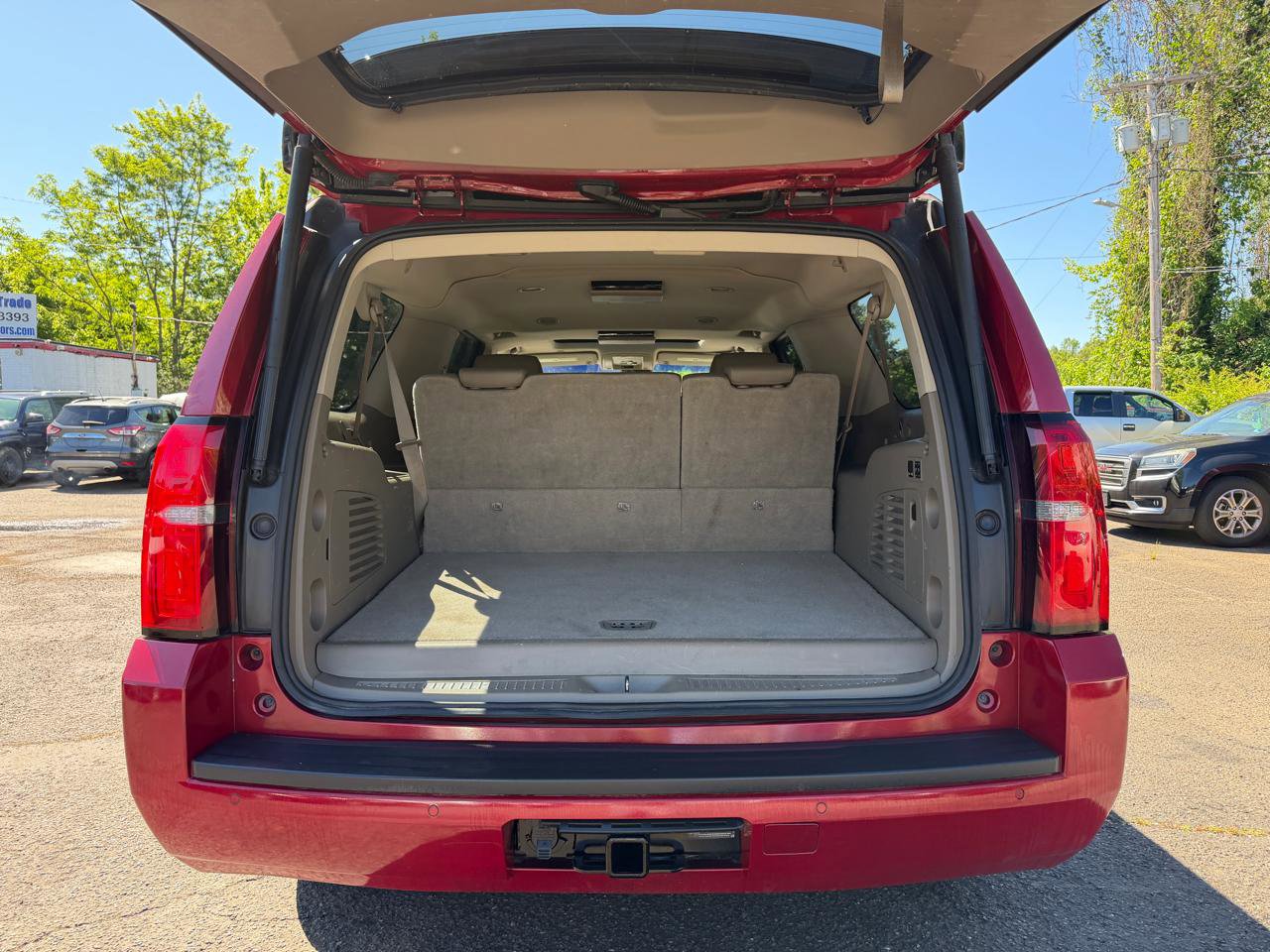 Used 2015 Chevrolet Suburban LT w/ Luxury Package AWD/4WD image 32