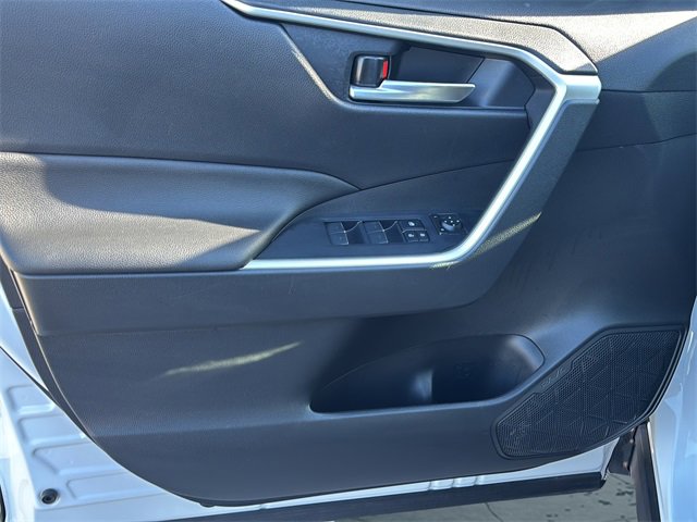 Used 2024 Toyota RAV4 SE w/ Convenience Package image 20