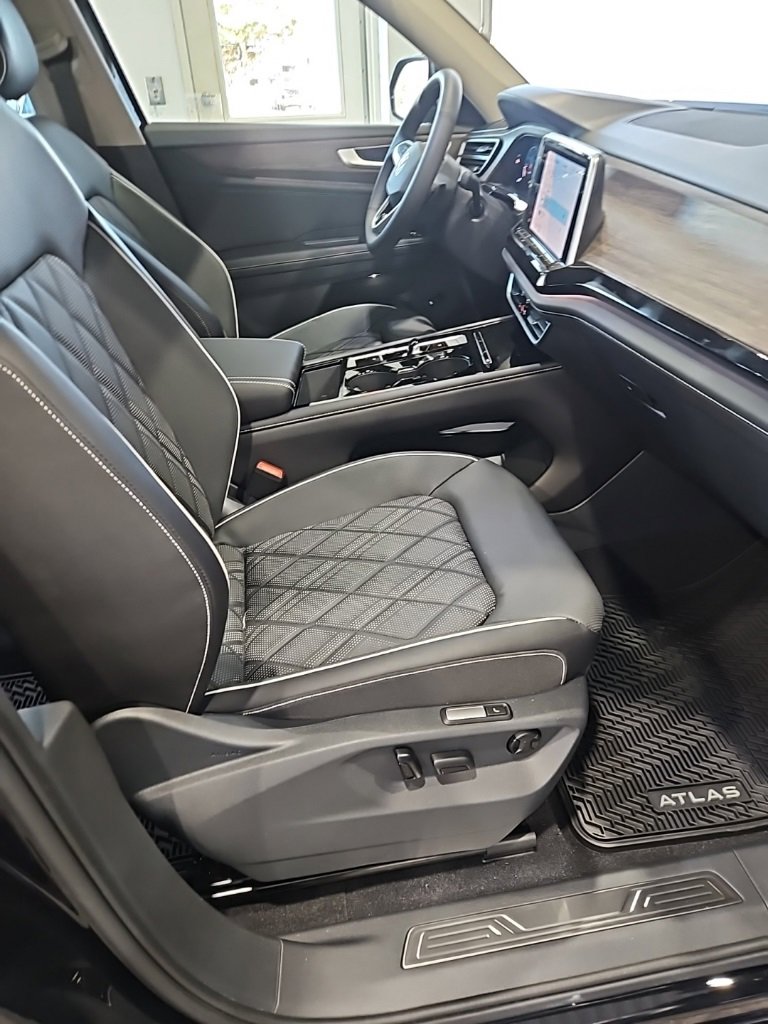 New 2026 Volkswagen Atlas SEL Premium R-Line image 13