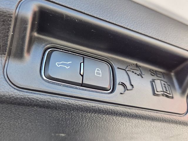 Used 2021 Ford Explorer Limited image 18