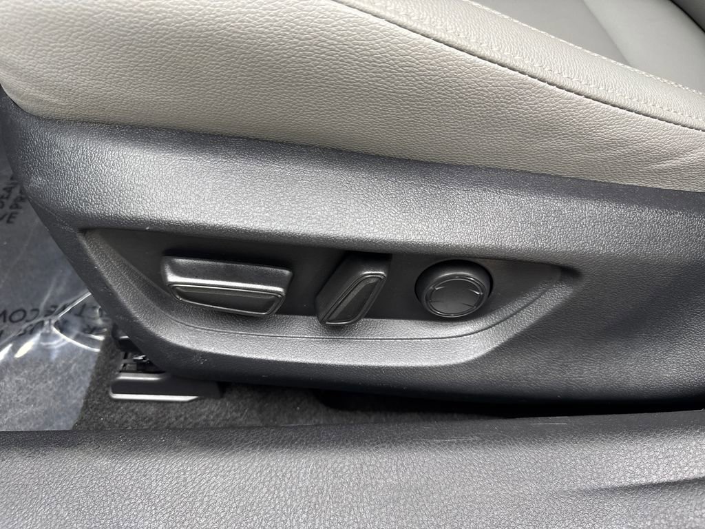 Used 2025 Toyota Camry SE w/ Multimedia Upgrade Package FWD image 31