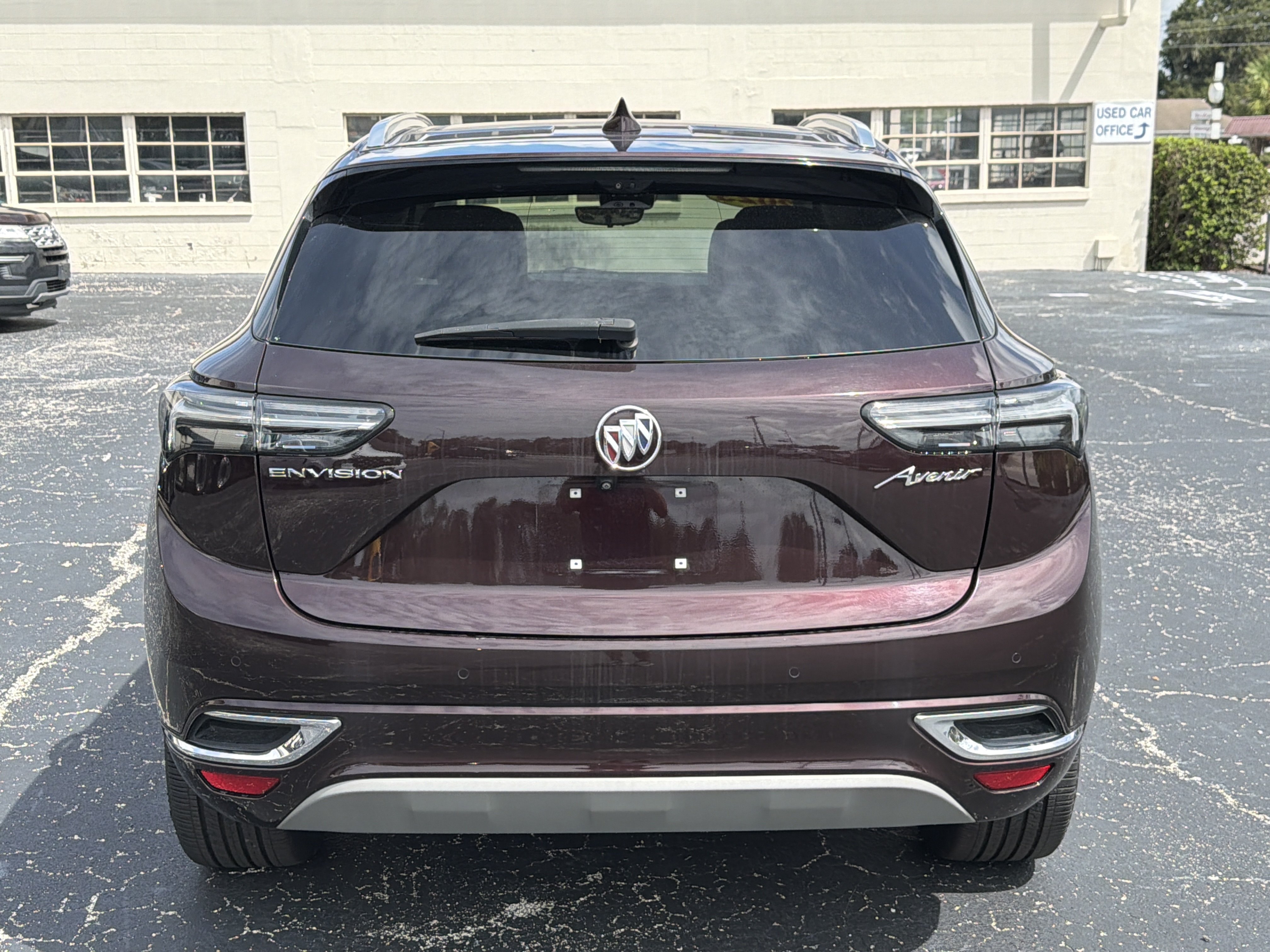 Used 2023 Buick Envision Avenir FWD image 4