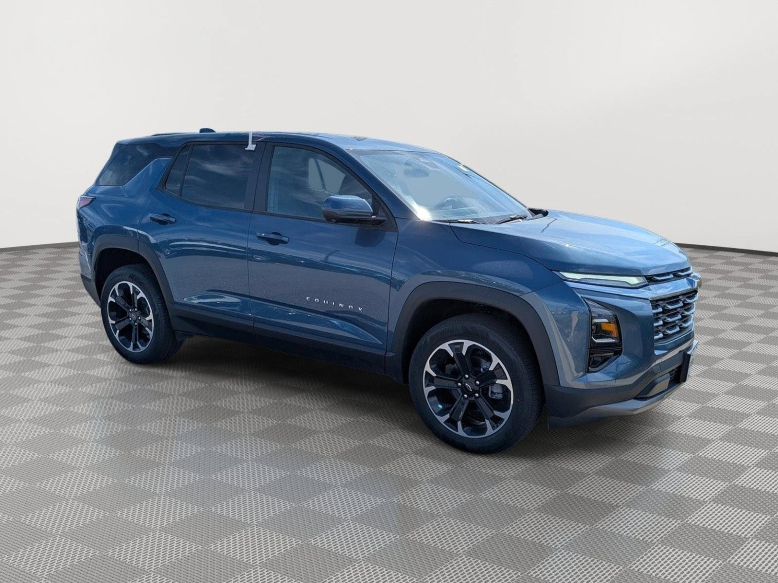 New 2026 Chevrolet Equinox LT w/ Safety and Technology Package AWD/4WD image 4