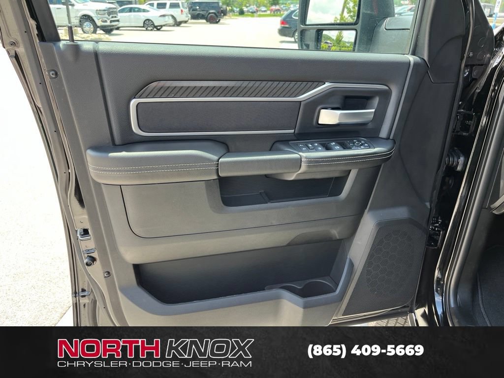 New 2026 RAM 3500 Big Horn AWD/4WD image 4